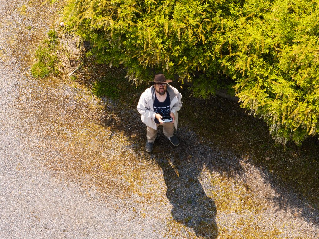 Tämä on omakuva dronella DJI Mavic 3.