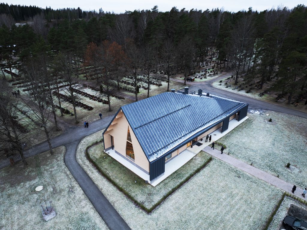 Vihdin hautausmaan eli Irjalan hautausmaan uusi kappeli. 