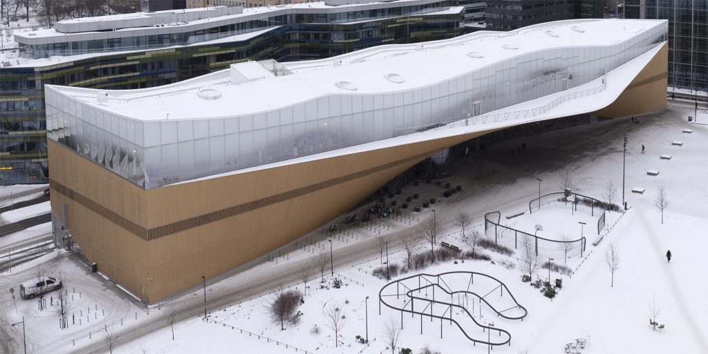 Helsingin keskustakirjasto Oodi on palkittu kirjastorakennus.